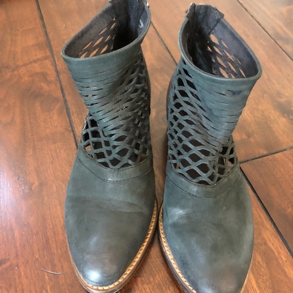 Booties - Picture 4 of 4